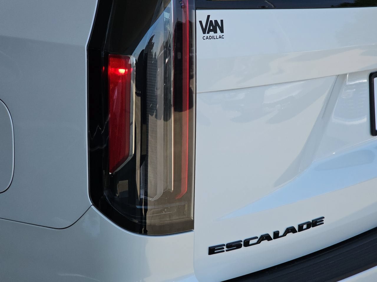 Certified 2023 Cadillac Escalade Sport w/ LPO, ONYX Package AWD/4WD image 37