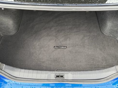 Used 2025 Nissan Altima 2.5 SV FWD image 29