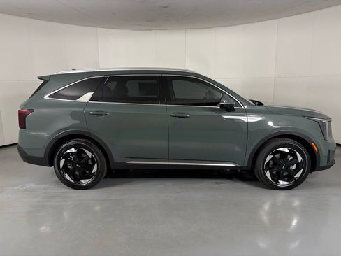 New 2026 Kia Sorento EX FWD image 9