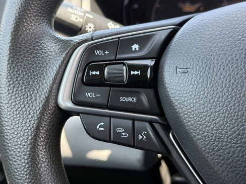 Used 2018 Honda Accord LX image 12