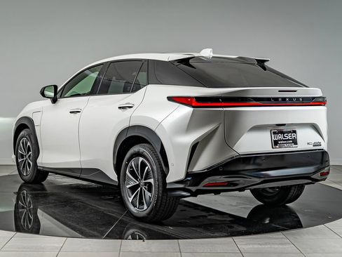 Certified 2024 Lexus RZ 450e Premium w/ Technology Package AWD/4WD image 7