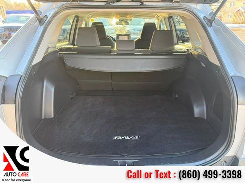 Used 2019 Toyota RAV4 LE image 13