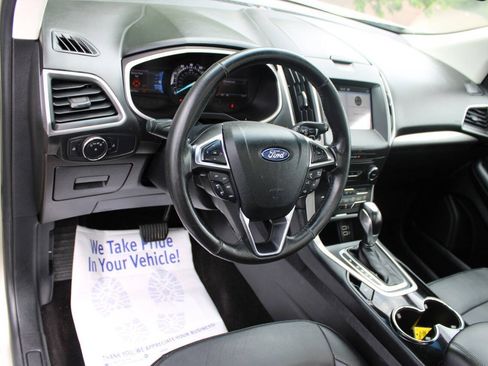 Used 2017 Ford Edge SEL w/ Equipment Group 201A AWD/4WD image 9