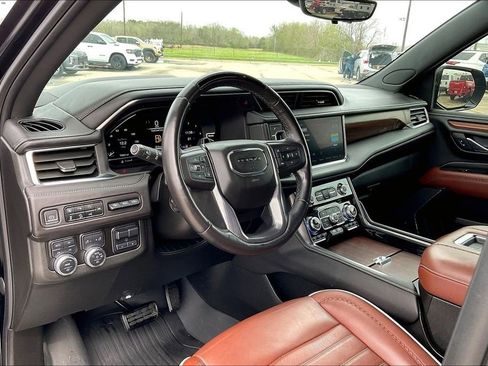 Used 2023 GMC Yukon Denali Ultimate image 14