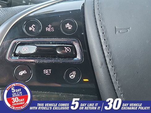 Used 2017 Cadillac Escalade Platinum image 17