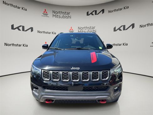 Used 2024 Jeep Compass Trailhawk AWD/4WD image 10