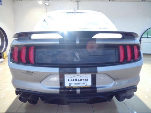 Used 2021 Ford Mustang Shelby GT500 w/ Technology Package image 9