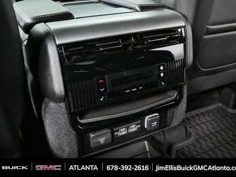 Used 2024 Jeep Wagoneer L Series II w/ Convenience Group I AWD/4WD image 21