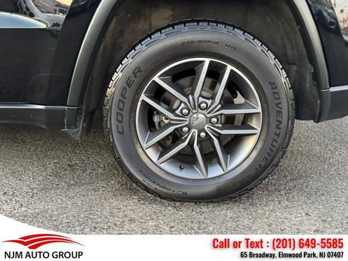 Used 2017 Jeep Grand Cherokee Limited AWD/4WD image 11