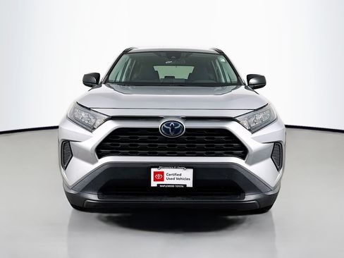 Used 2021 Toyota RAV4 LE AWD/4WD image 2