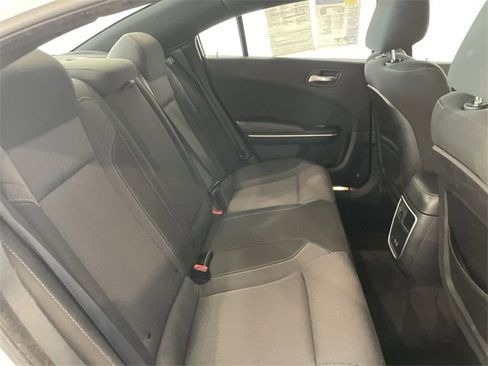 Used 2019 Dodge Charger SXT image 15
