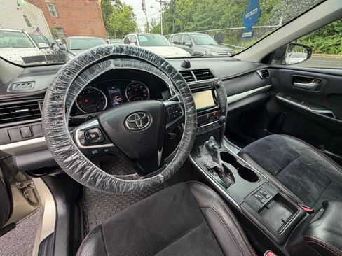Used 2015 Toyota Camry XSE FWD image 25