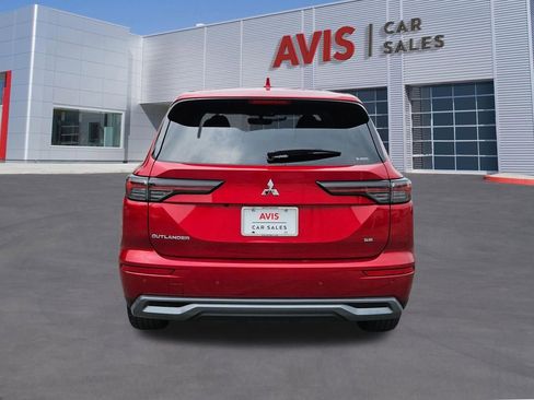 Used 2025 Mitsubishi Outlander SE AWD/4WD image 5