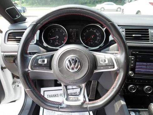 Used 2015 Volkswagen Jetta GLI SE FWD image 13