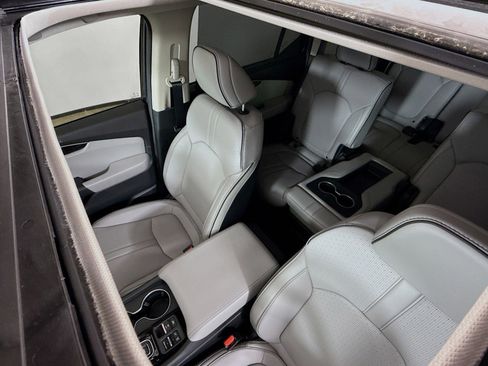 Used 2025 Honda Pilot Elite image 14
