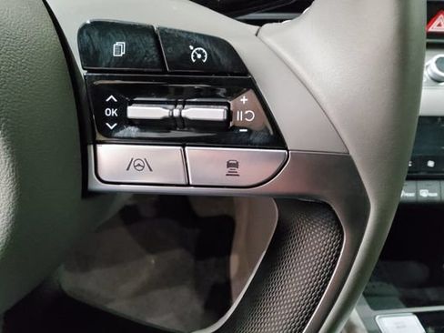 Used 2023 Hyundai Elantra SEL w/ Convenience Package FWD image 25