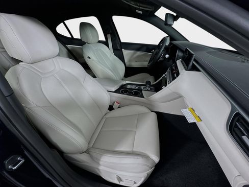 New 2026 Genesis G70 2.5T RWD image 28