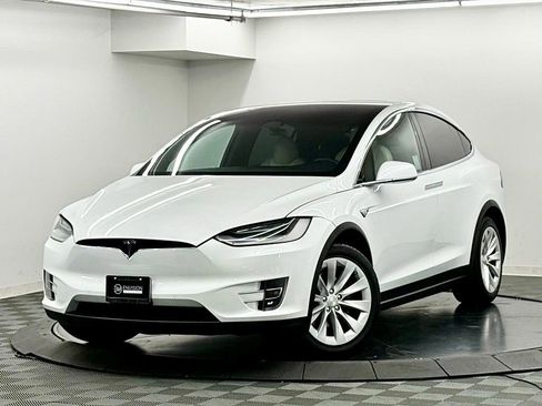 Used 2020 Tesla Model X Long Range image 2