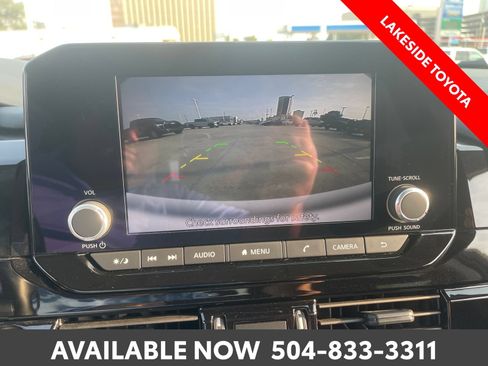 Used 2025 Nissan Pathfinder SV FWD image 34