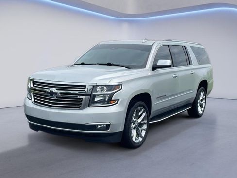 Used 2020 Chevrolet Suburban Premier AWD/4WD image 2