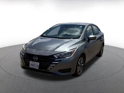 Used 2025 Nissan Versa SV FWD image 7