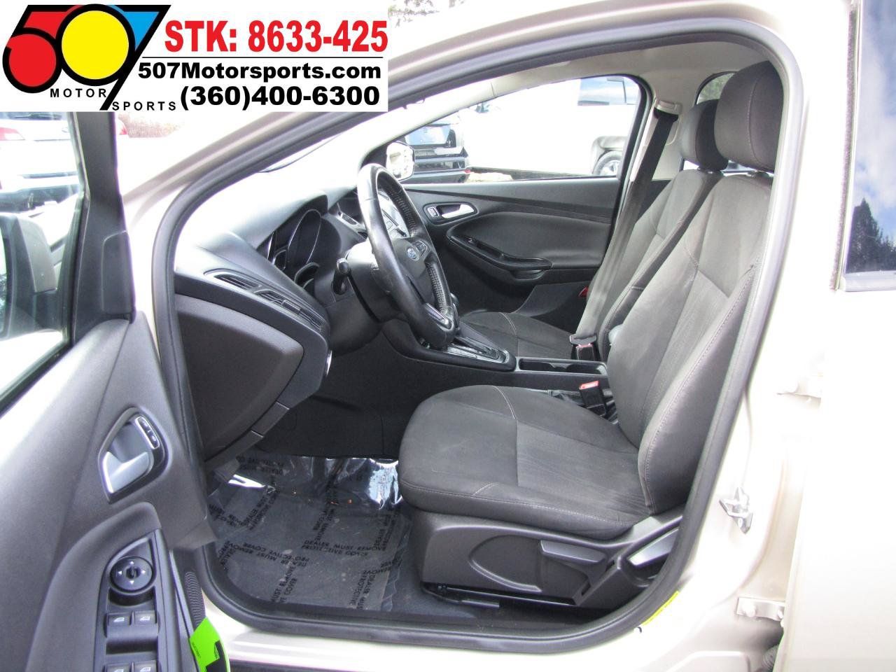 Used 2018 Ford Focus SE w/ Cold Weather Package FWD image 12
