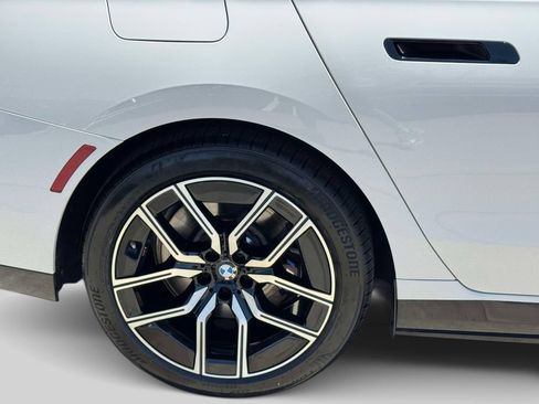 Certified 2025 BMW i7 eDrive50 w/ M Sport Package RWD image 8