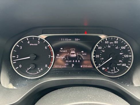 Used 2022 Nissan Rogue SV AWD/4WD image 12