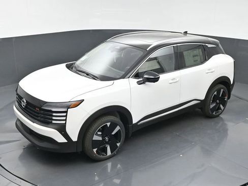 New 2026 Nissan Kicks SR w/ SR Premium Package AWD/4WD image 28