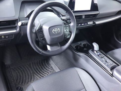 Used 2024 Toyota Prius LE image 9