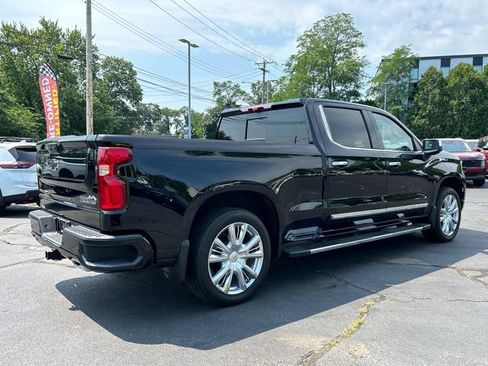 Used 2024 Chevrolet Silverado 1500 High Country w/ Technology Package AWD/4WD image 2