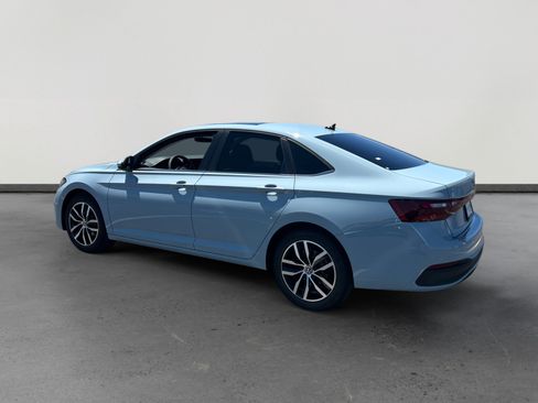 New 2026 Volkswagen Jetta SE FWD image 3