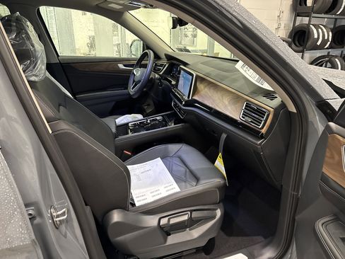 New 2026 Volkswagen Atlas SE image 22