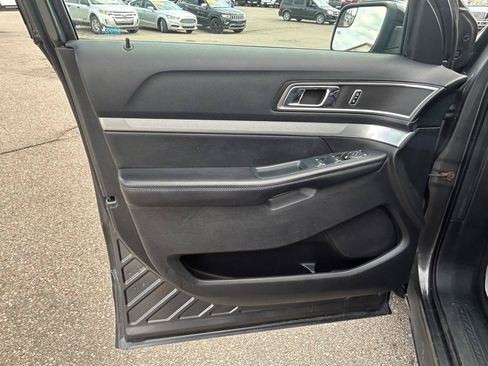 Used 2016 Ford Explorer XLT AWD/4WD image 15