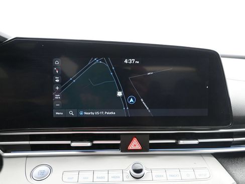 Used 2025 Hyundai Elantra Limited FWD image 17