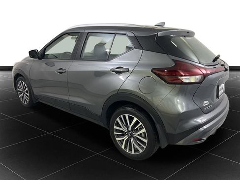Used 2024 Nissan Kicks SV image 3