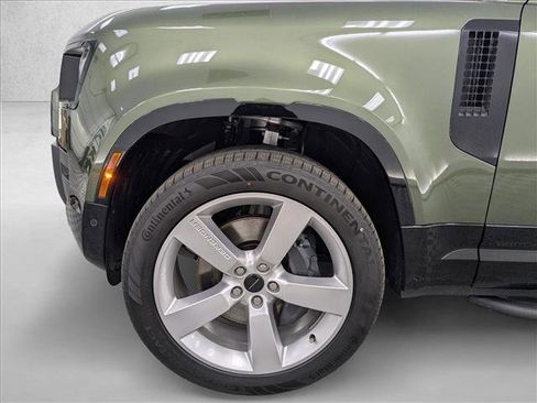 New 2026 Land Rover Defender 130 X-Dynamic SE image 26