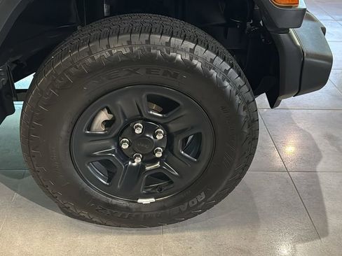 Used 2025 Jeep Wrangler Sport image 6