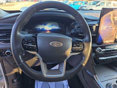 Used 2023 Ford Explorer Platinum w/ Technology Package image 27