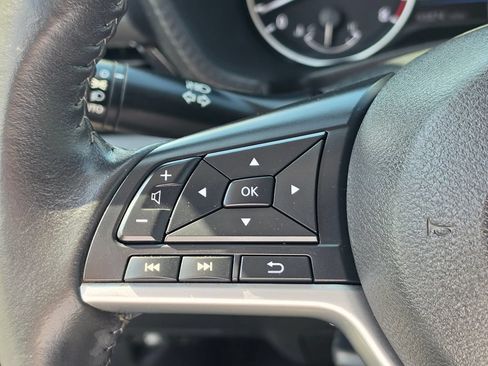 Used 2022 Nissan Sentra SV FWD image 17