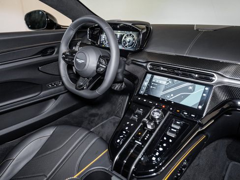 New 2026 Aston Martin V8 Vantage Coupe image 17