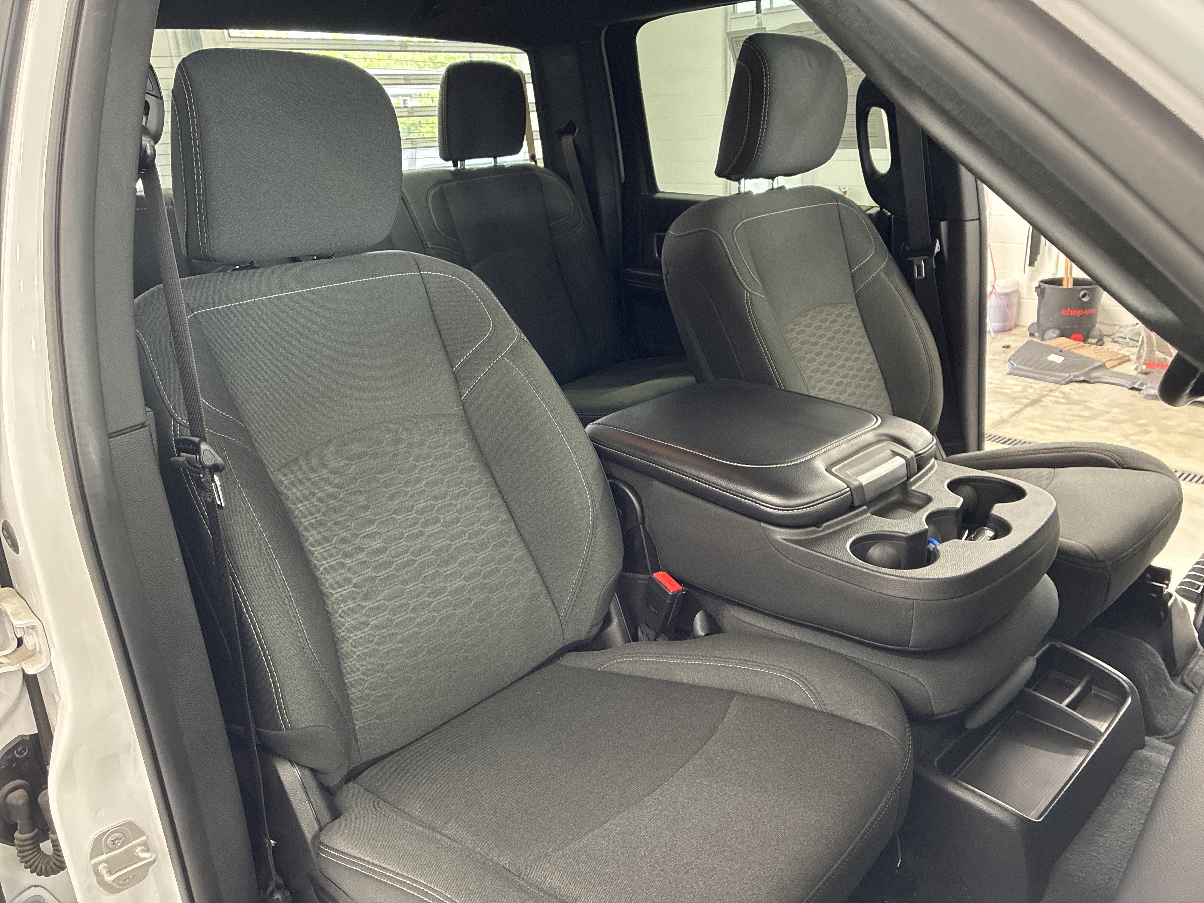 Certified 2025 RAM 2500 Big Horn AWD/4WD image 17