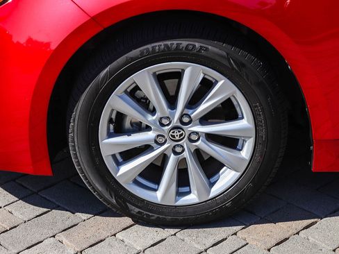 Used 2025 Toyota Corolla SE image 12