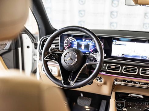 Used 2024 Mercedes-Benz GLS 450 4MATIC image 44