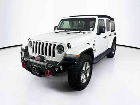 Used 2018 Jeep Wrangler Unlimited Sahara AWD/4WD image 3