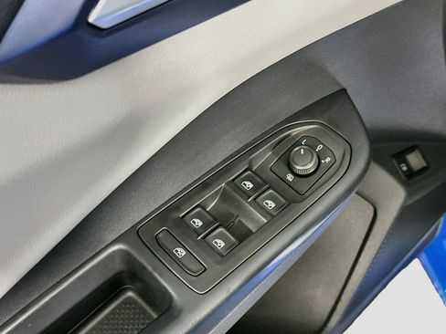 Used 2023 Volkswagen Taos SE w/ Panoramic Sunroof Package AWD/4WD image 15