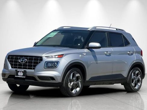 Used 2024 Hyundai Venue SEL FWD image 8