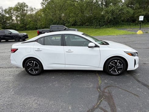 Used 2024 Nissan Sentra SV FWD image 6