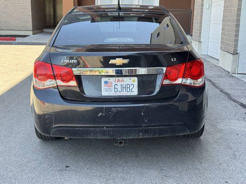Used 2013 Chevrolet Cruze LT w/ Technology Package FWD image 4