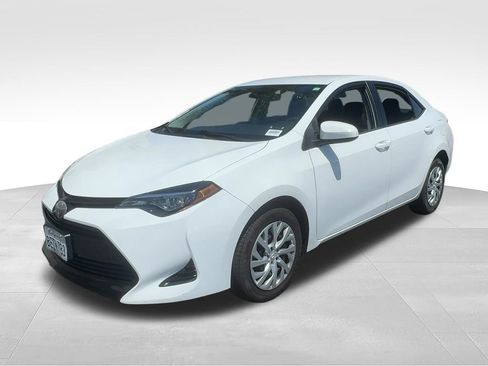 Used 2018 Toyota Corolla LE w/ Carpet Mat Package (TMS) FWD image 1